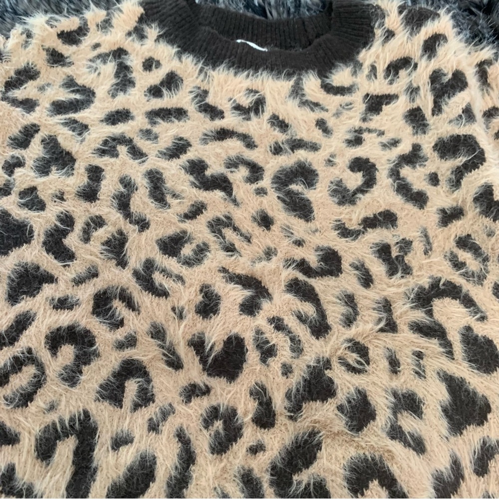 H&M Animal Print Fuzzy Sweater - Picture 2 of 7